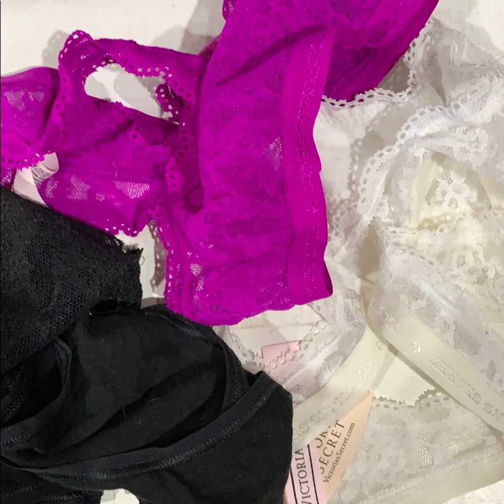 NWT VS thongs